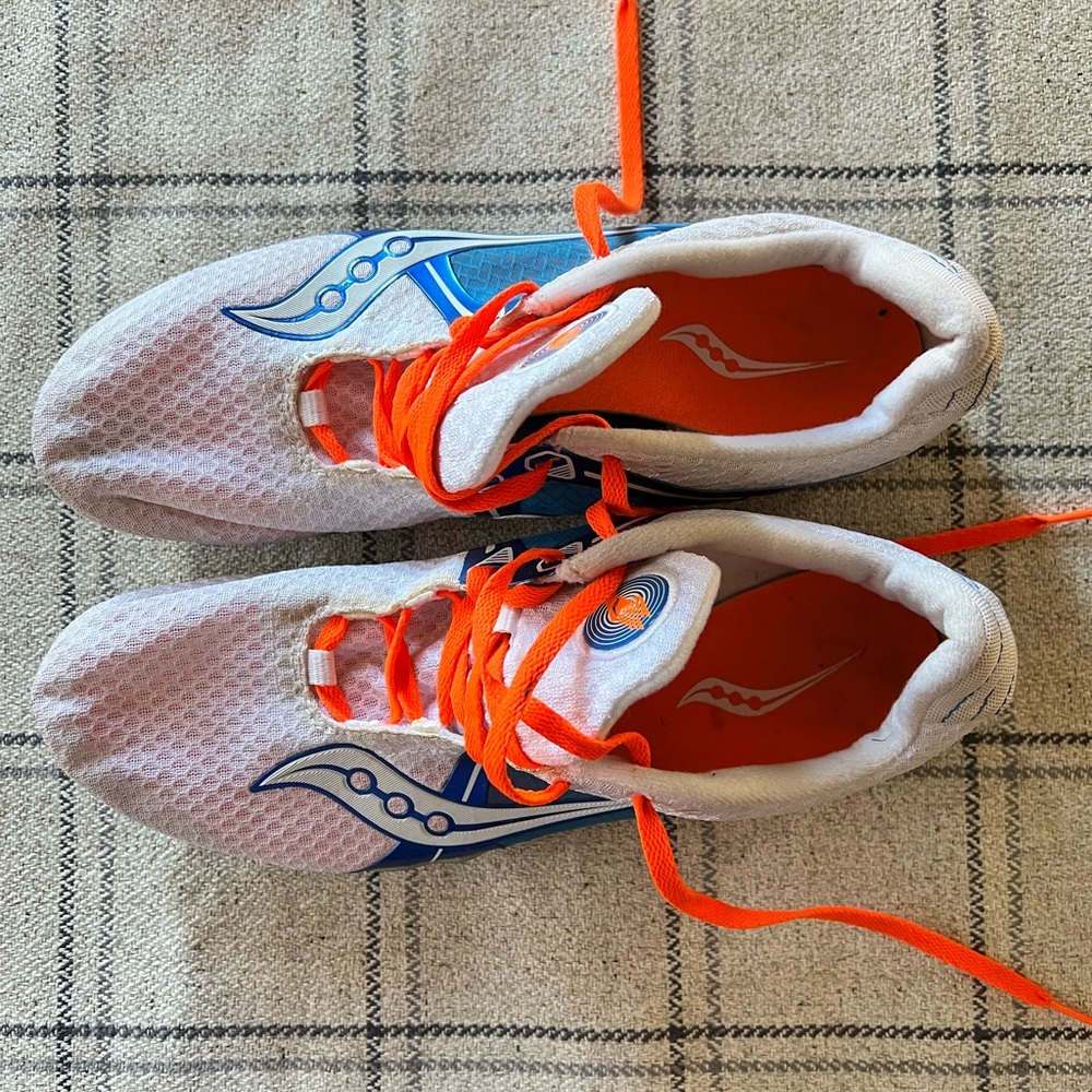 Men’s Saucony long distance track shoes. Size 10.5